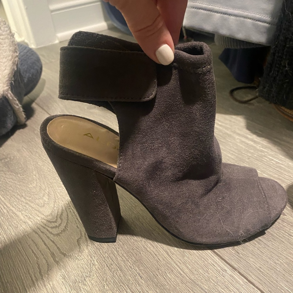 Aldo Peep Toe Shoes; Size 6; Never Been Worn